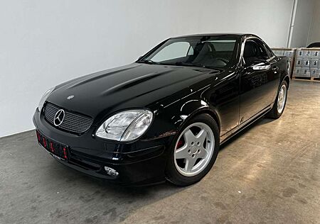 Mercedes-Benz SLK 200 Kompressor Automatik JEDE MENGE ROST