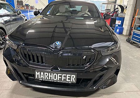 BMW 550 e xDrive M Sport Pro DAP PAP Travel Paket