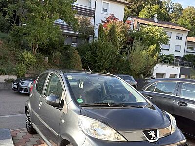 Peugeot 107 1.0 Benzin – EZ 03/2012 – TÜV 03/2027 - Grau