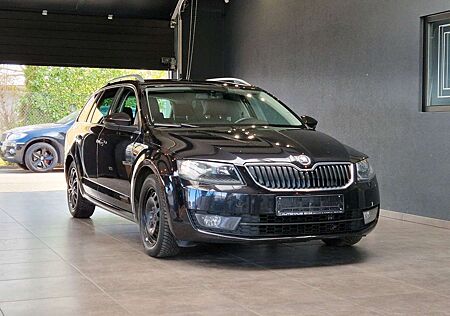 Skoda Octavia Combi Elegance*Bi-Xenon*Navi*Teilleder*