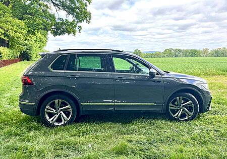 VW Tiguan Volkswagen 1.5 TSI R-Line IQ.Drive