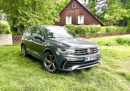 VW Tiguan Volkswagen 1.5 TSI R-Line IQ.Drive
