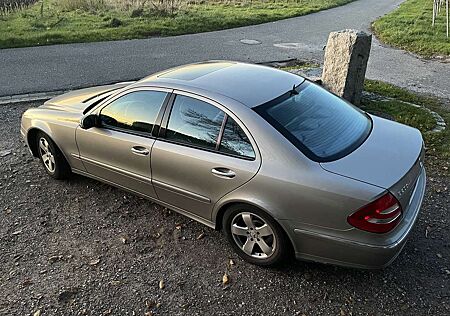 Mercedes-Benz E 200 LPG AVANTGARDE AHK NAVI TEMPOMAT 8-FACH