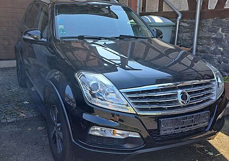 SsangYong Rexton W 2.2 e-XDi 220 4WD Automatik Executive