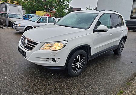 VW Tiguan Volkswagen Track Vollausstatung Leder Automatik Panorama