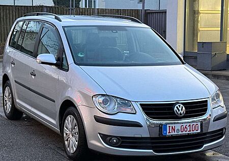 VW Touran Volkswagen Conceptline 7 Sitzer 2.Hand leder
