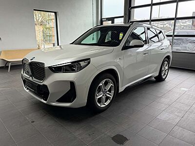 BMW iX1 30 xDrive M Sport Leder Vernasca Komplettausstattung