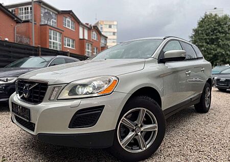 Volvo XC 60 XC60 Kinetic 2WD/ZR-SERVI NEU/AUT/XENON/SHZ/NAVI