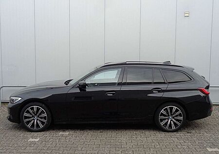 BMW 330 i Touring Sport Line Aut. Navi, Panorama, AHK