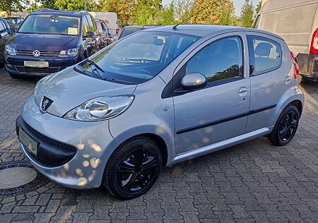 Peugeot 107 Filou Automatik Allwetterreifen