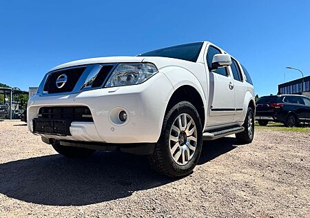 Nissan Pathfinder 3.0 dCi LE*HU NEU*1.Hand*7-Sitzer*Allrad*AHK*