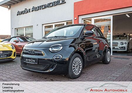 Fiat 500E Action