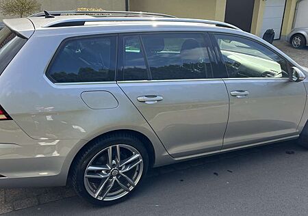 VW Golf Variant Volkswagen Golf VII Variant TGI 1.5 TGI DSG Highline
