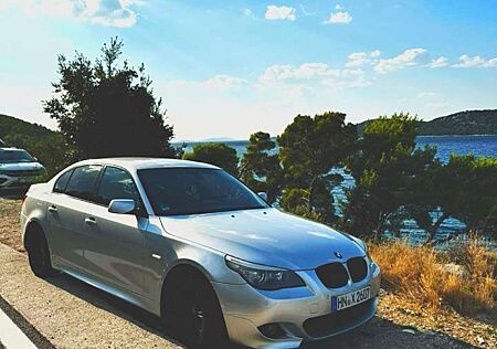 BMW 523i 523