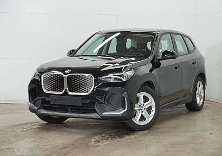 BMW iX1 30 xDrive Adapt. LED AHK KZU HuD 360° HiFi