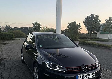 VW Golf GTI Volkswagen 2.0