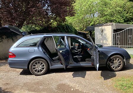 Mercedes-Benz E 220 Kompressor