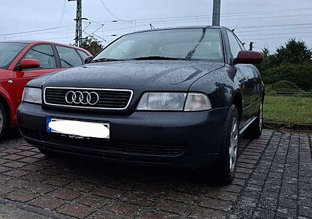 Audi A4 1.6