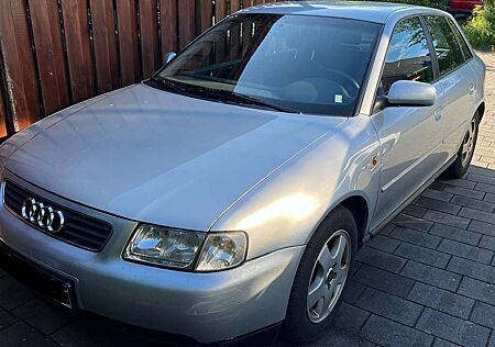 Audi A3 1.6 Ambiente
