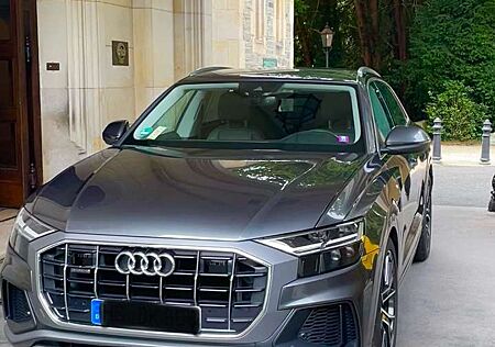 Audi Q8 50 TDI quattro tiptronic