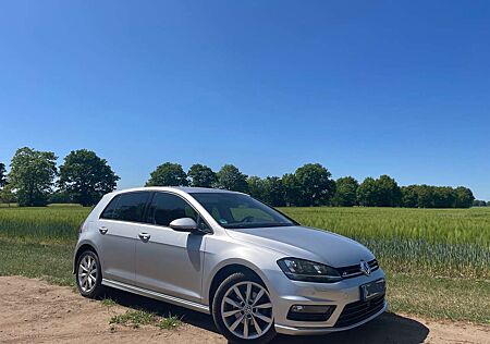 VW Golf Volkswagen 140 PS TSI DSG Highline, R-Line Ext., Navi, Xenon,