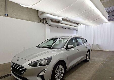 Ford Focus 1.0 EcoBoost Titanium Kamera PDC SHZ