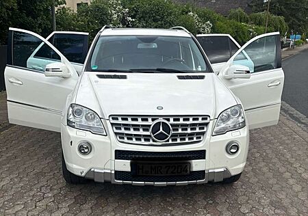 Mercedes-Benz ML 300 CDI 4Matic 7G-TRONIC DPF BlueEFFICIENCY