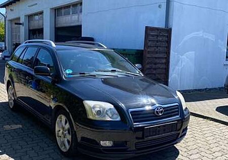 Toyota Avensis Kombi 2.4 Executive Automatik /ALU/Sitzh