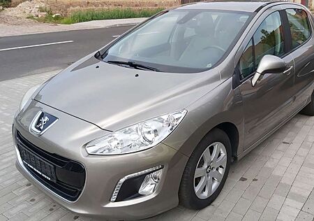 Peugeot 308 Active-Klima-Alu-RFK-Nebel-Lichtsensor-DAB+