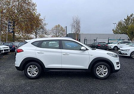 Hyundai Tucson Select 2WD/NAVI/KAMERA/TÜV NEU