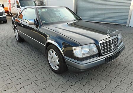 Mercedes-Benz E 220 Coupe Leder 27 Jahre ein Besitzer Orginal