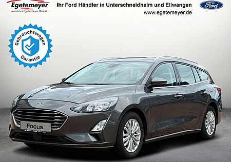 Ford Focus Turnier Titanium NAVI 8-FACH RFK LED AHK