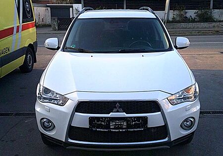 Mitsubishi Outlander Invite 4WD