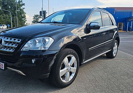 Mercedes-Benz ML 350 ML BlueTec 4Matic*AUTO*NAVI*STZH*TEMPO*