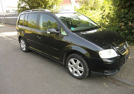VW Touran Volkswagen Highline