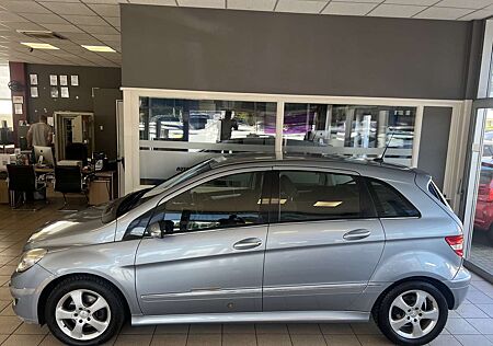Mercedes-Benz B 200 CDI Automatik Navi Klima Allwetter PDC AHK