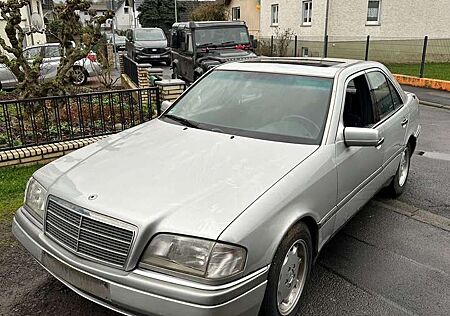 Mercedes-Benz 220 ELEGANCE Elegance