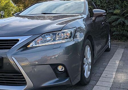 Lexus CT 200h