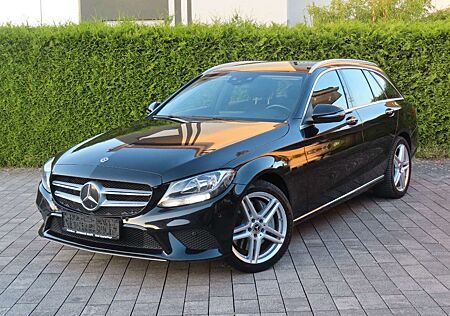 Mercedes-Benz C 300 T de Avantgarde Business *Sportpaket*