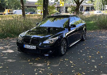 BMW 540 - V8 - M-Paket - Heads Up - Carbon-Schwarz