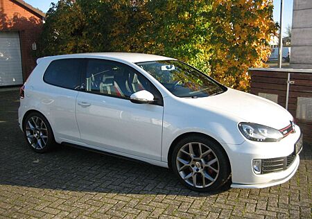 VW Golf GTI Volkswagen Golf VI 3-Türer 2.0 DSG adidas