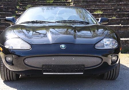 Jaguar XK 8 Coupe 2 Jahre Garantie