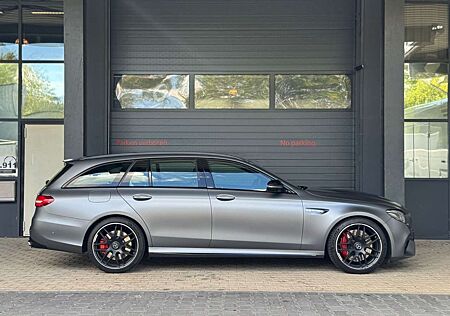 Mercedes-Benz E 63 AMG E 63 S AMG 4Matic+ T ° Magno ° Panorama ° 1.Hand