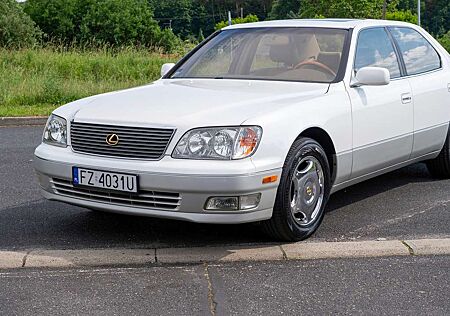 Lexus LS 400 Gold