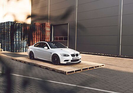 BMW M3 Coupé EU, Full serv. history, Akrapovic, Eventuri