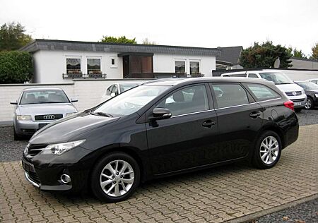 Toyota Auris 1.6 Valvematic Touring Sports Executive, Navi