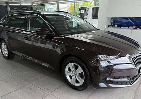 Skoda Superb *Combi*Ambition*Navi*App-Con*LED*AHK*