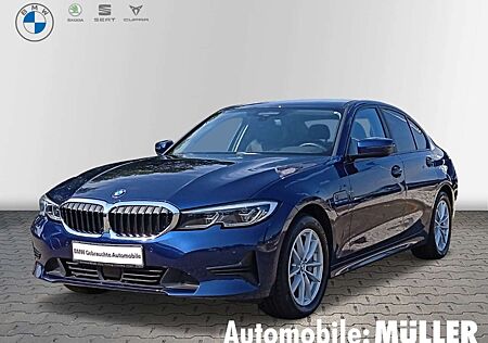 BMW 330 e Advantage Limousine Park-Assistent HUD Navi digi