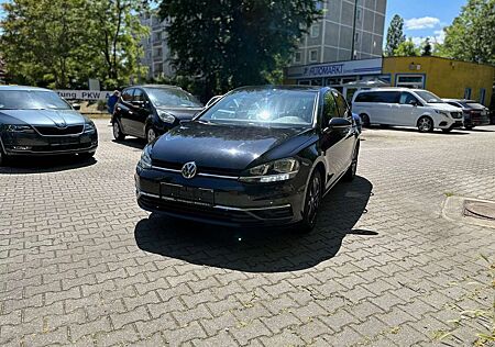 VW Golf Volkswagen 2.0 TDI SCR IQ.DRIVE