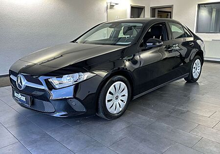 Mercedes-Benz A 180 Limousine d Navi*SItzheizung*PTS*